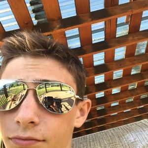 Meet your Posher, Bryce